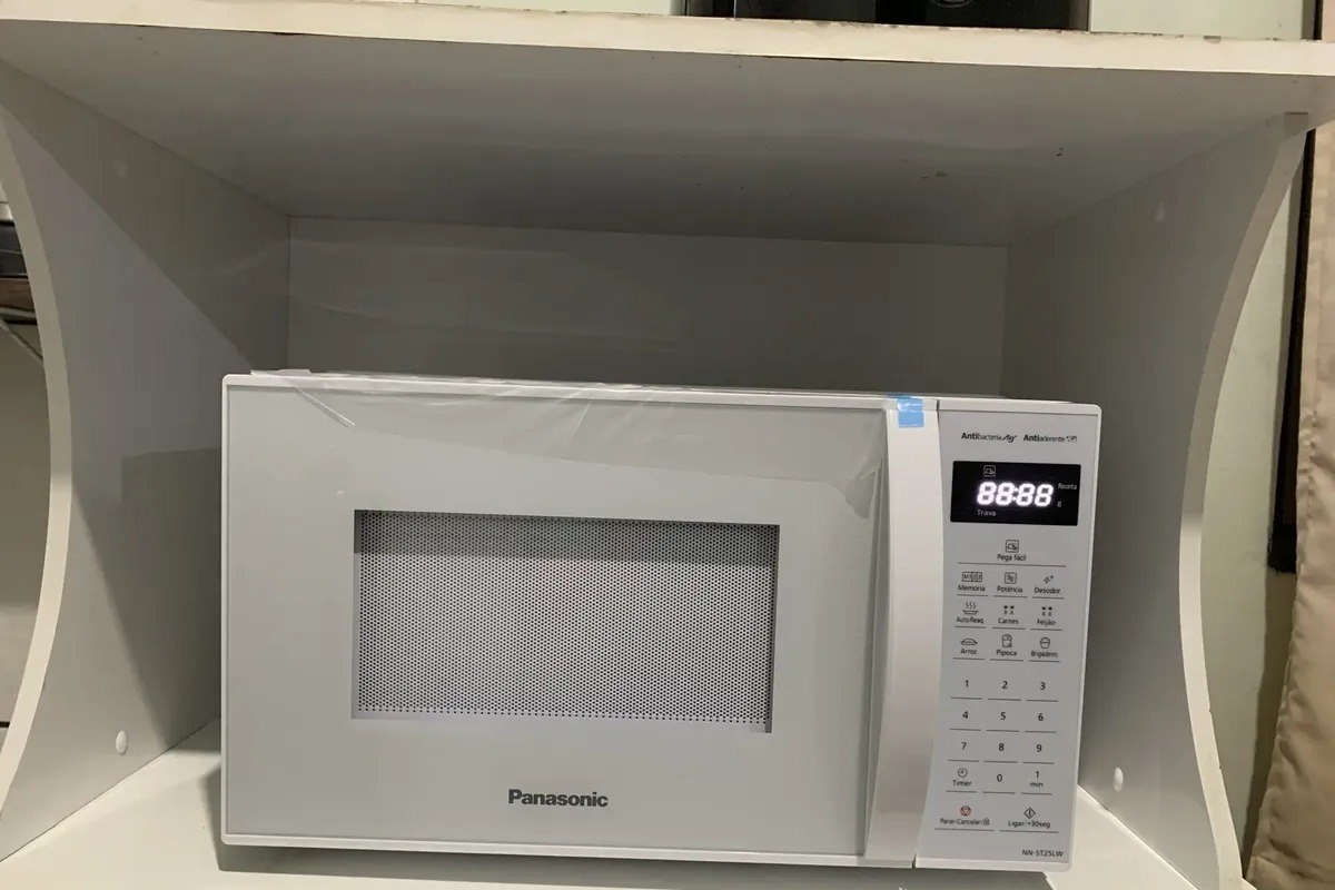 Micro-ondas Panasonic 21 Litros Branco NN-ST25LWRU