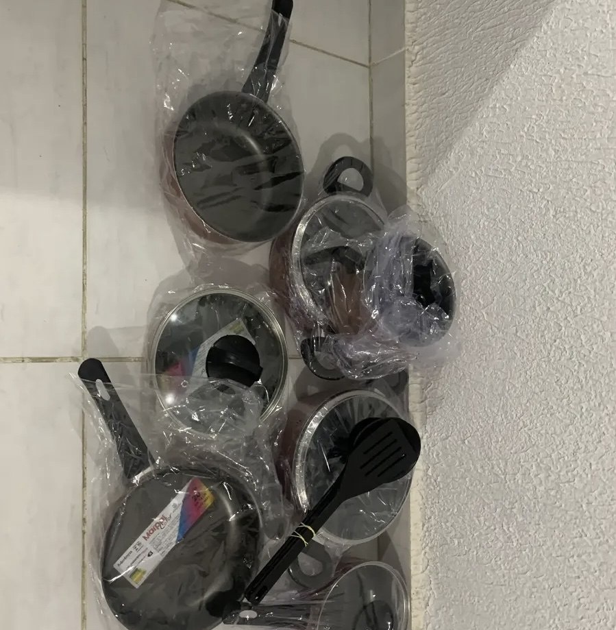 PANELA NOVA É QUE FAZ COMIDA BOA