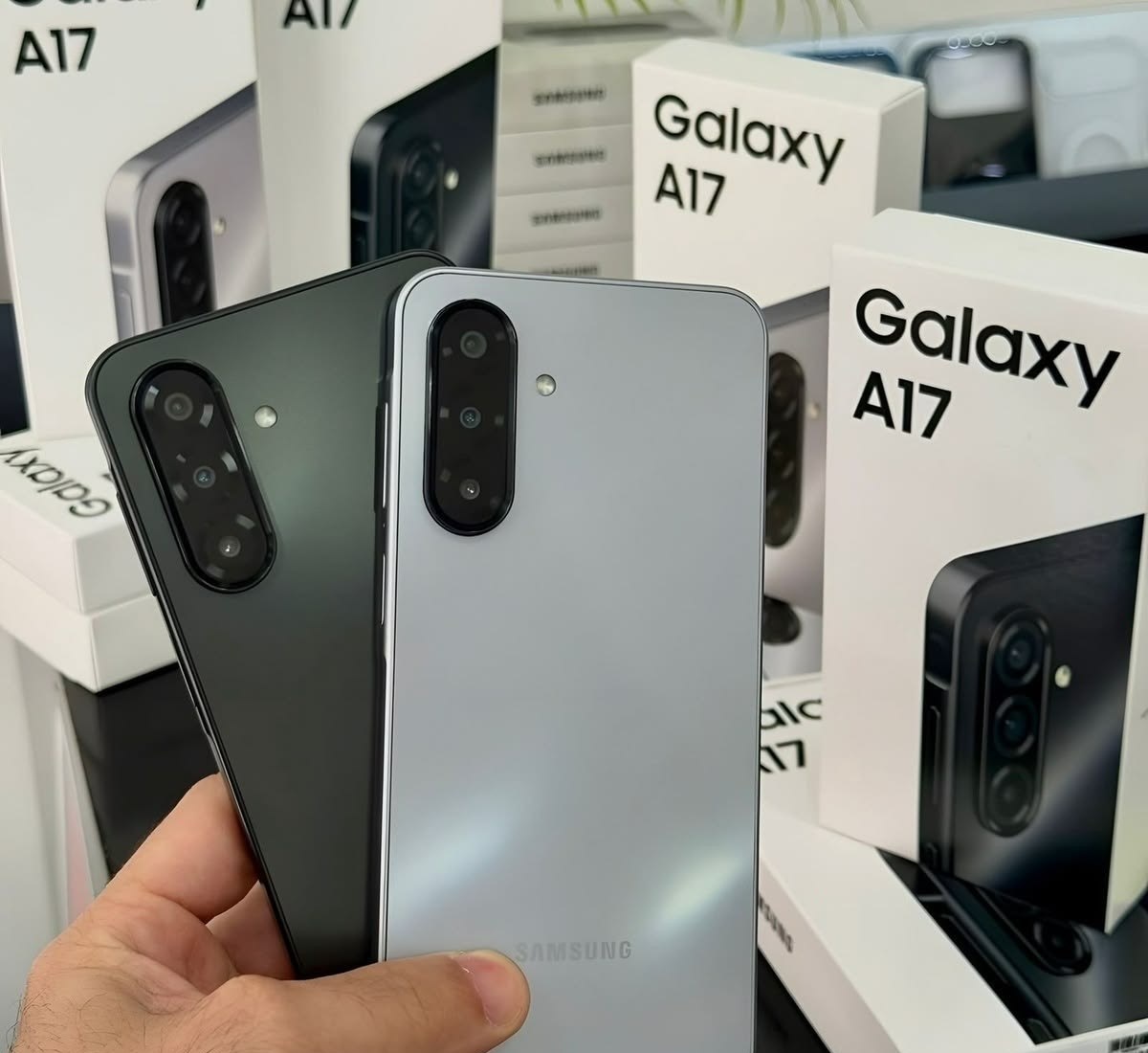 Smartphone Samsung Galaxy A17 5G 128GB 4GB Super Amoled 6.7 Câmera 50MP Selfie 13 MP 5000 mAh NFC Dual Sim Recursos IA - Preto