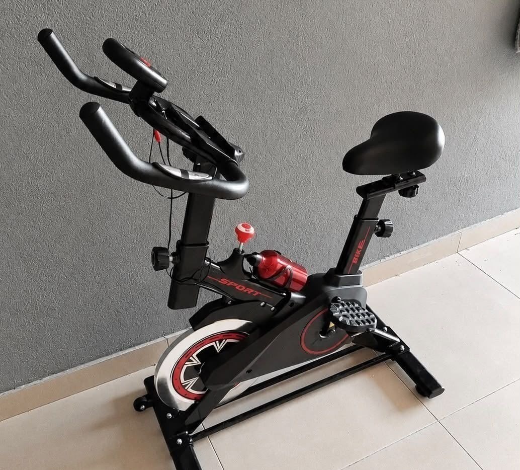 SEU CARDIO CABE NO CANTINHO DA SALA