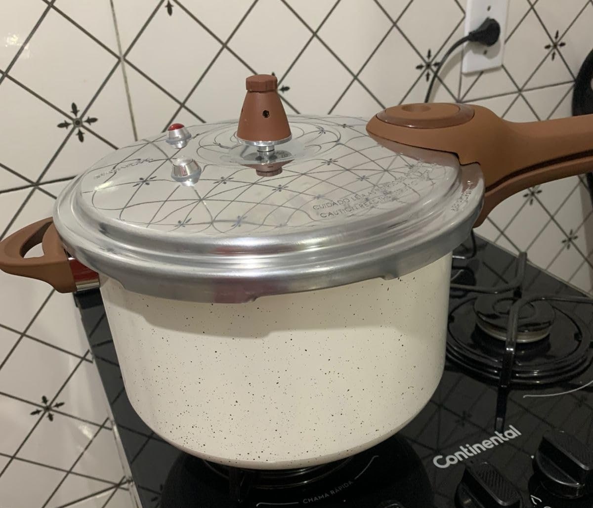 FEIJOADA PRA FAMÍLIA INTEIRA NESSA AQUI