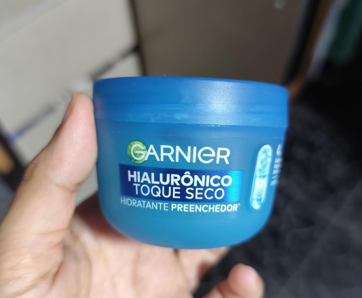 AMO PASSAR CREMINHO NO ROSTO