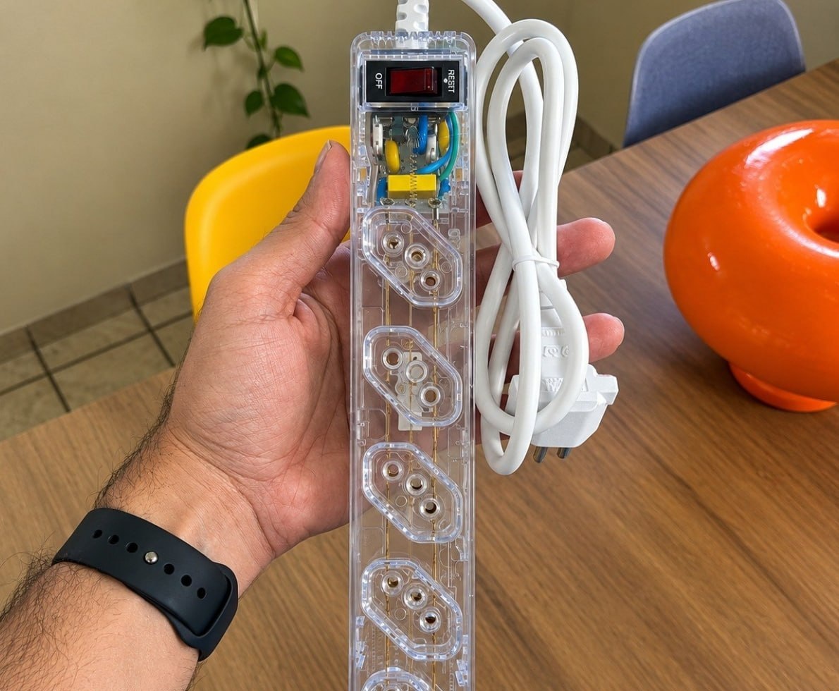 PROTEJA OS ELETRÔNICOS DA SUA CASA