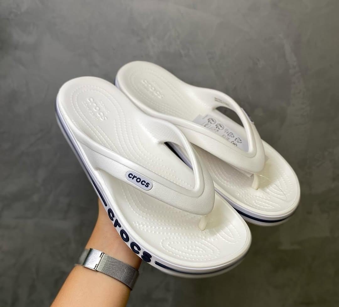ESSE CROCS TA DIFERENCIADO