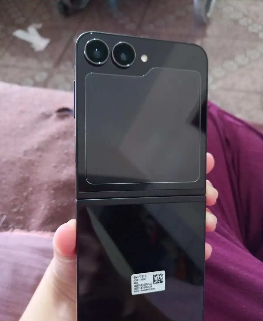 Samsung Galaxy Z Flip7 FE 128GB 8GB RAM Tela 6,7 AI Preto
