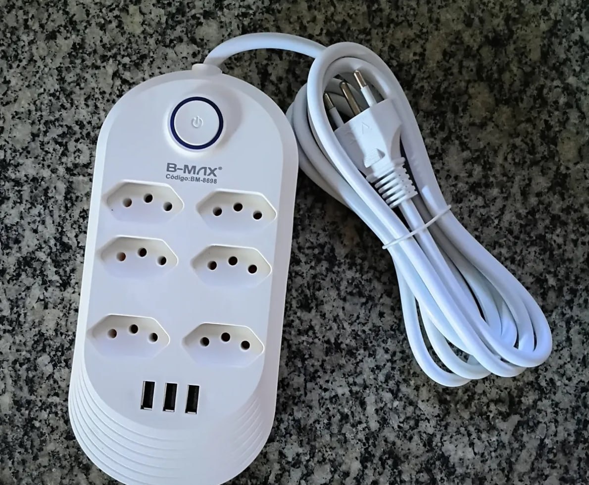 Filtro de Linha Betahome com 6 Tomadas e 3 USB para 2500W Bivolt