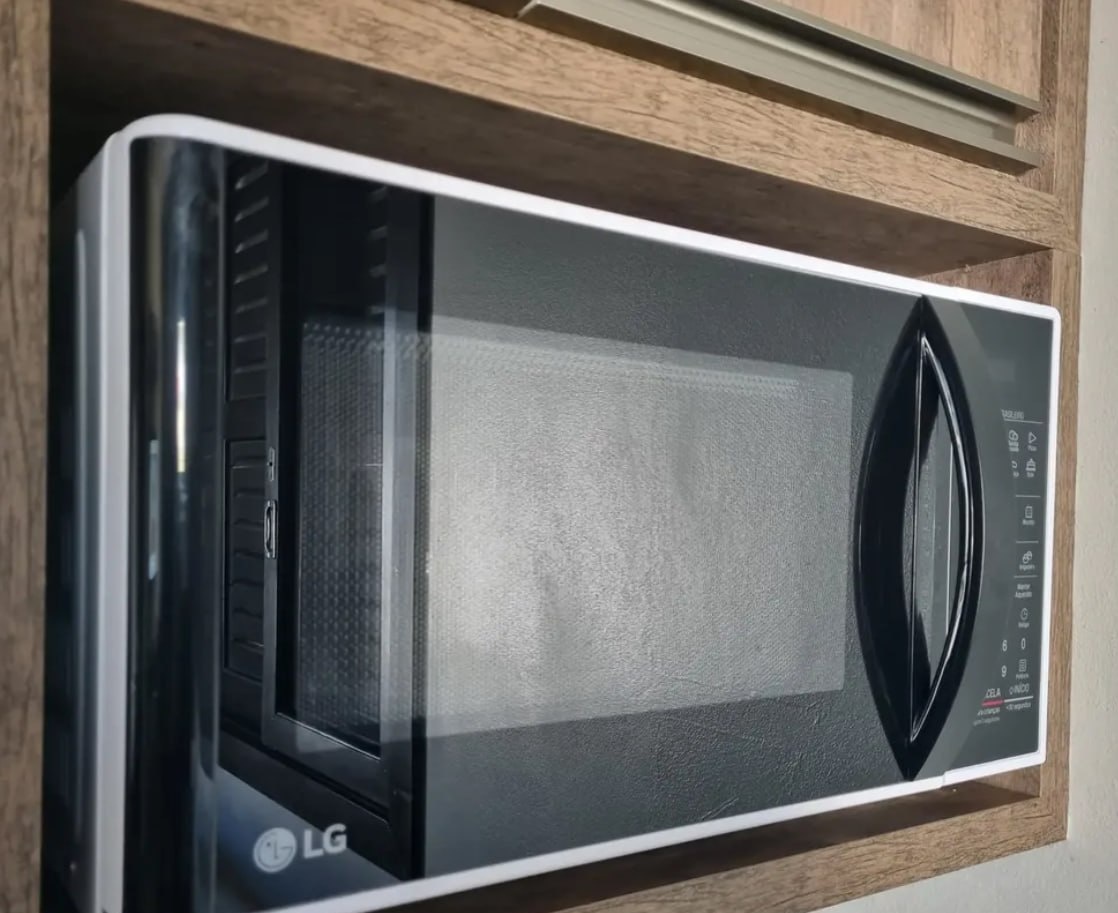 Micro-ondas LG 30L Branco Limpa Fácil - 127220v