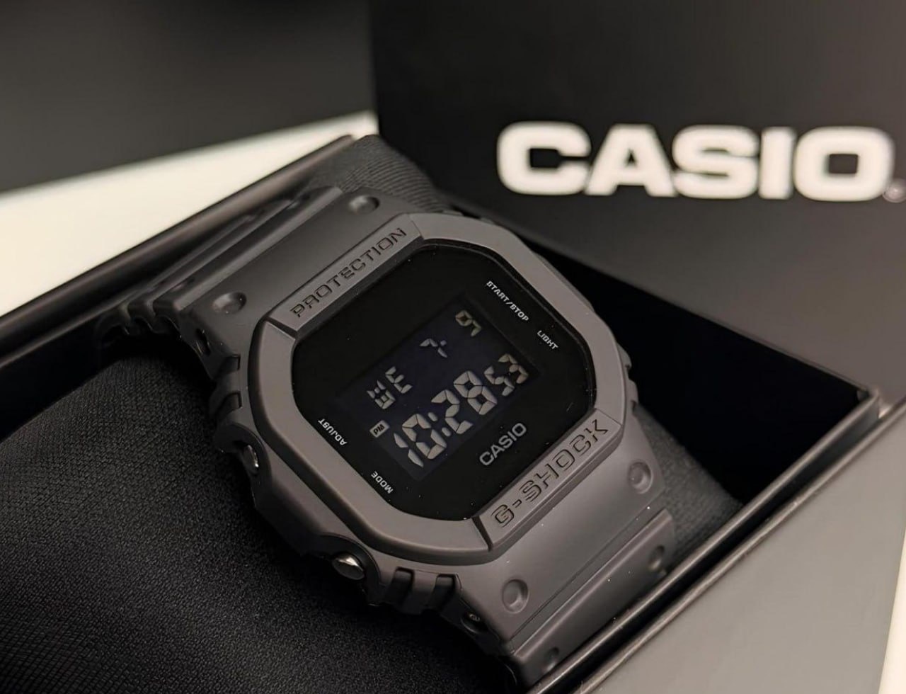 Relógio Casio G-shock Digital DW-5600BB-1DR