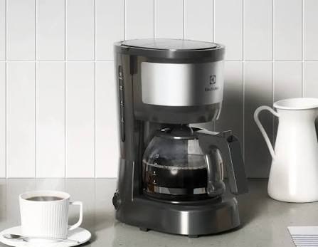 Cafeteira elétrica Electrolux inox filtro 600ml