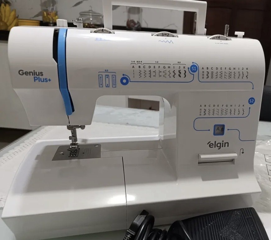 Máquina De Costura Genius Plus Jx-4035 Elgin Cor Branco