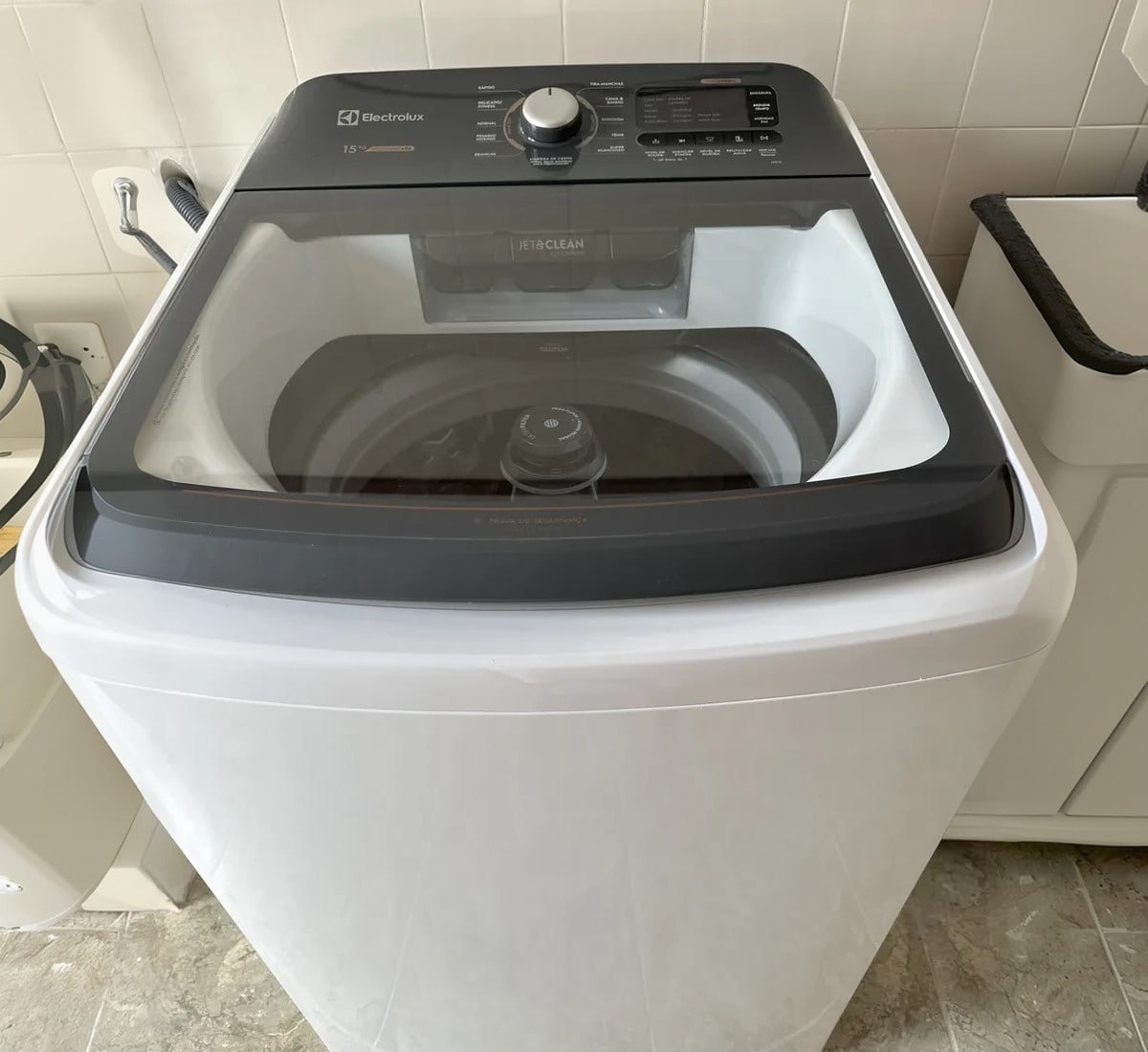 Máquina de Lavar Electrolux LEC15 Branca 15kg Premium Care com Cesto Inox, JetClean e Time Control