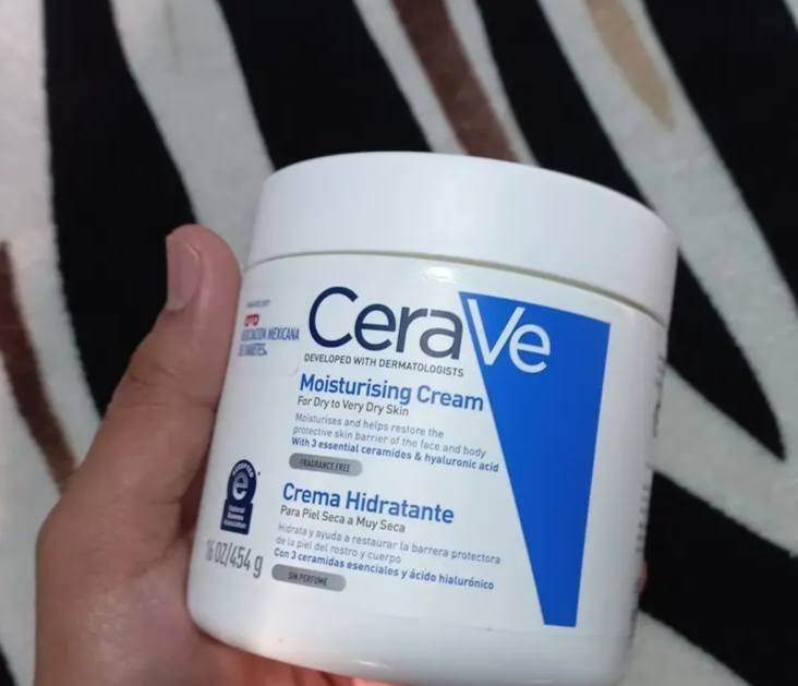 Creme Hidratante Corporal e Facial para Pele Seca a Extra Seca Sem Perfume CeraVe 454g