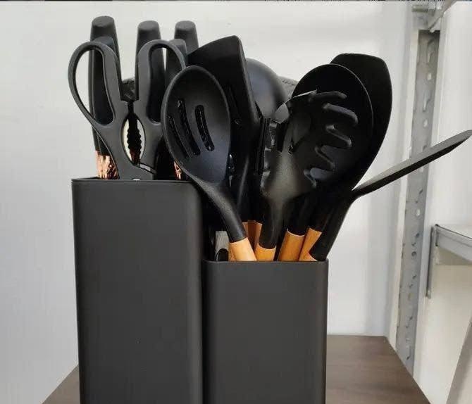 Kit 19 Peças Utensílios de Cozinha com Tábua em Silicone