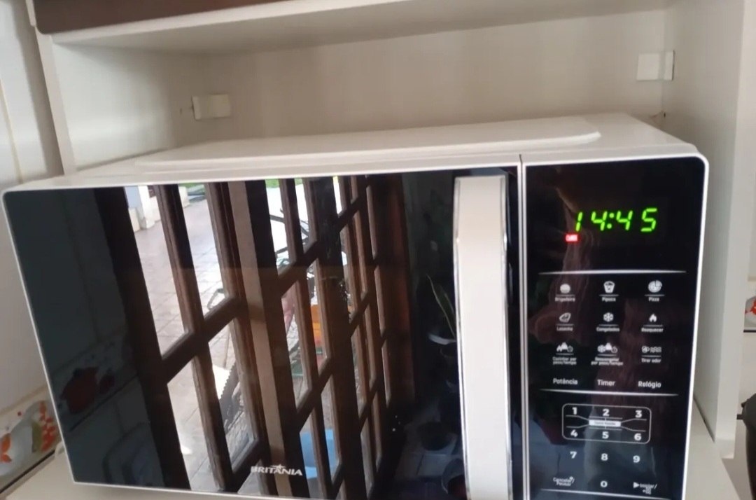 Micro-ondas Britânia BMO23 20L 110V