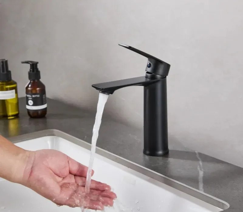 Torneira Lavabo Monocomando Bica Baixa Bancada Preto Fosco Banheiro Anti-vazamento Fácil Instalar