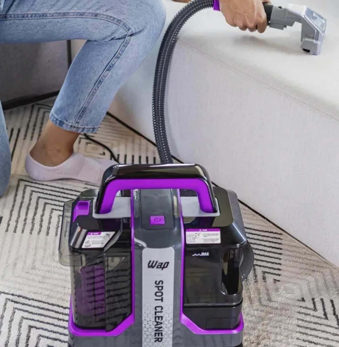 Extratora de Sujeira Portátil WAP Spot Cleaner W3 Borrifa Esfrega e Extrai 1450W de Potência e Bico de Autolimpeza