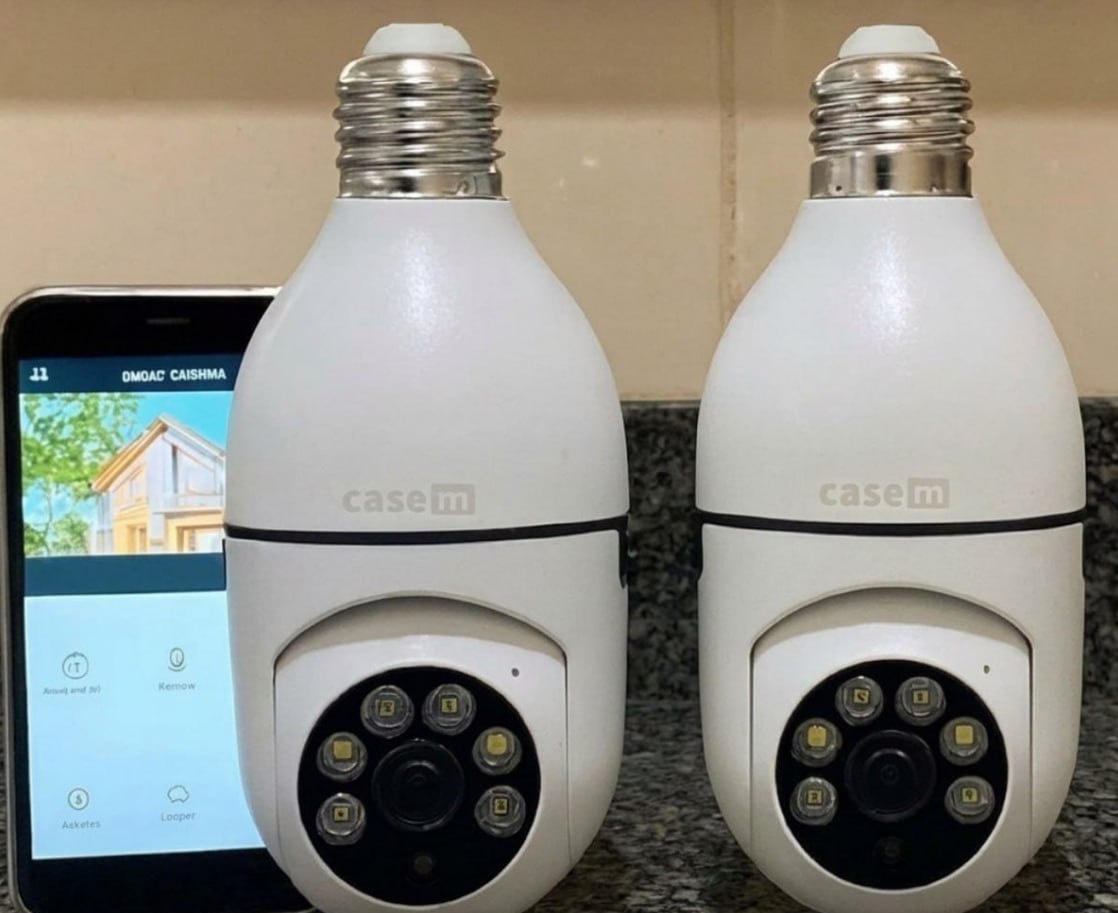 Kit com 2 Câmeras Lâmpada de Segurança IP Wifi com Visão Noturna Interna 360º