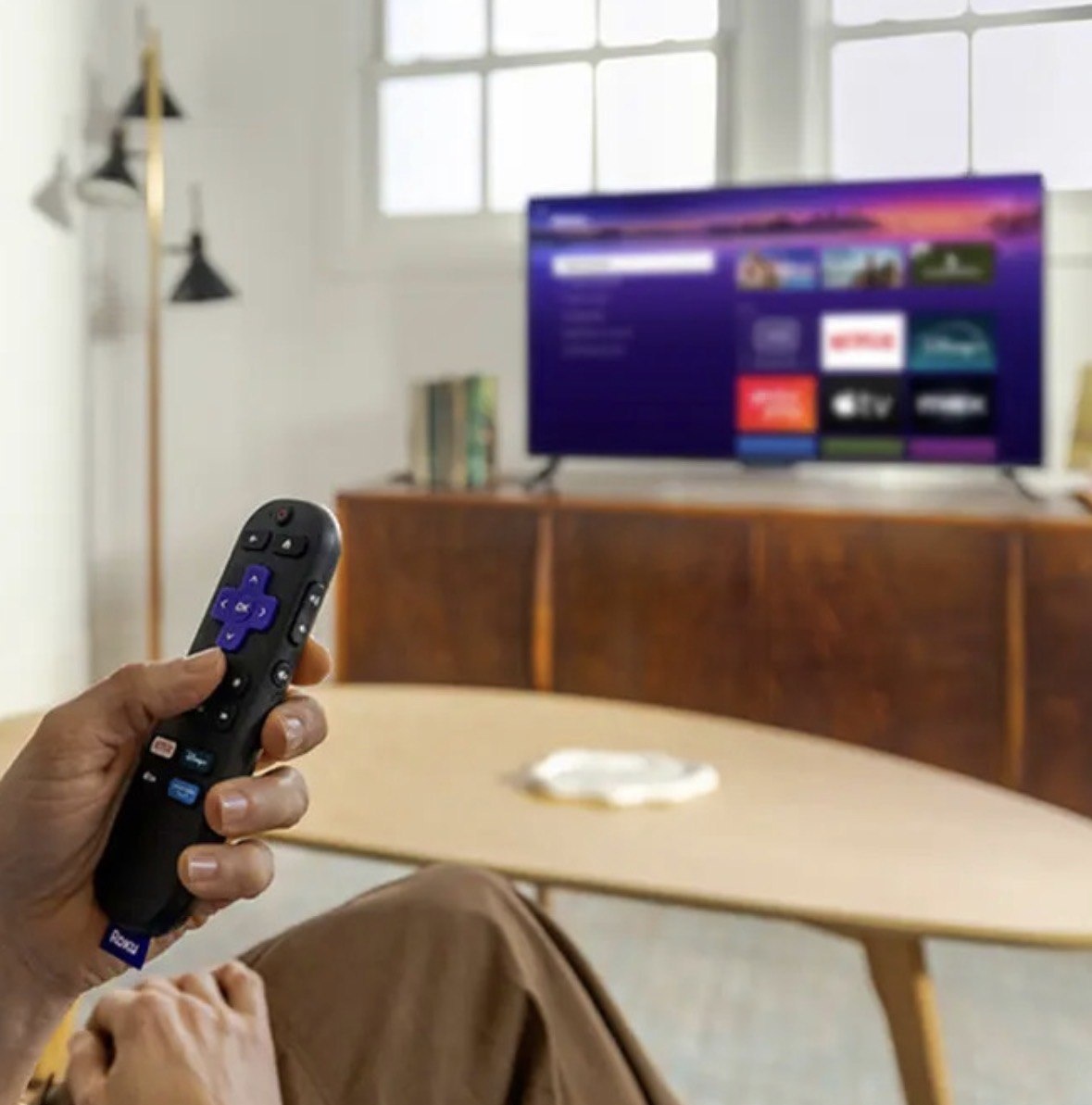Roku Streaming Stick 2025 Para Tv Hdfhd Controle Por Voz Preto De Voz 3ª geração 3840BR
