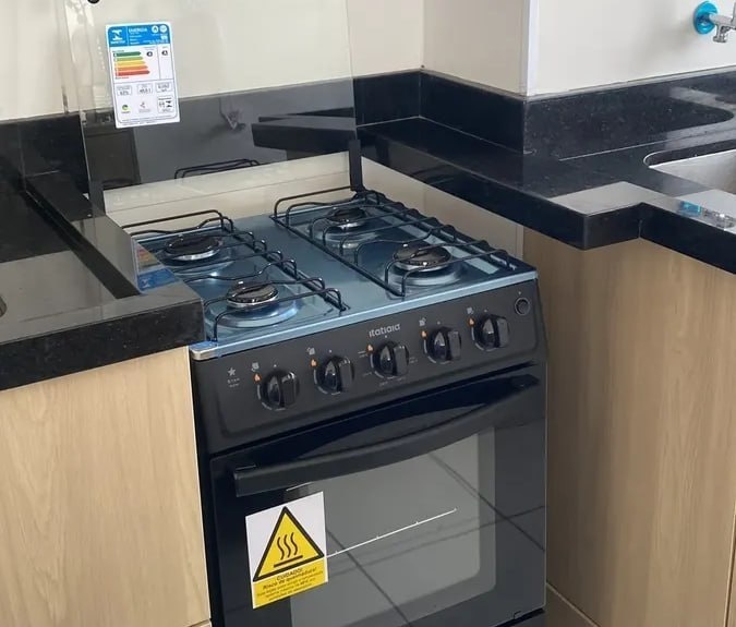 Fogão Itatiaia Star New 4 Bocas, Mesa Inox, Forno 48L, Bi-Volt