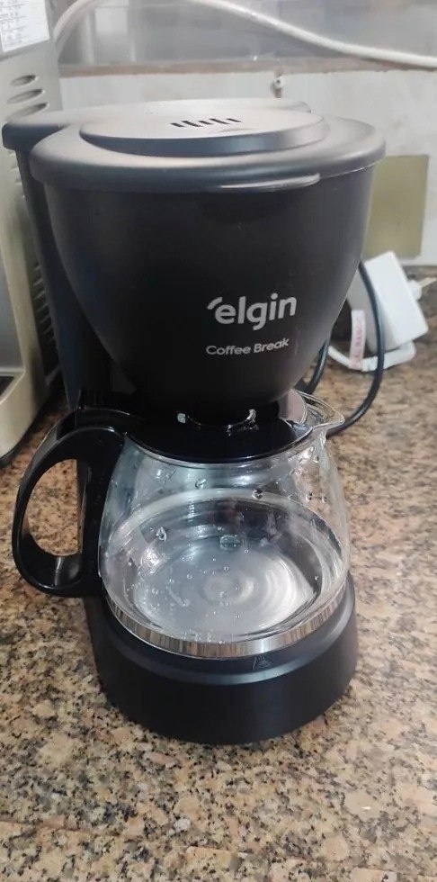 Cafeteira Elétrica Elgin 650W com Filtro Permanente  15 Xícaras