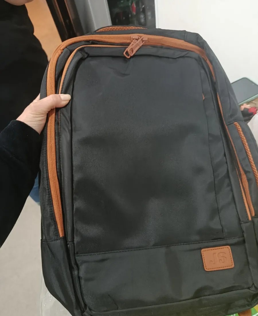 Mochila para Notebook Impermeável e Reforçada com Entrada USB  25 a 40L