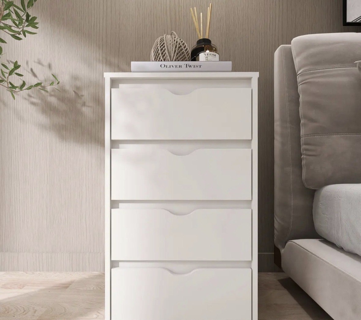 Mesa De Cabeceira Branca Madeira Moderna Para Quarto 4 Gavetas Com Rodinhas Fulldecor - Mod.0701 Cor Branco