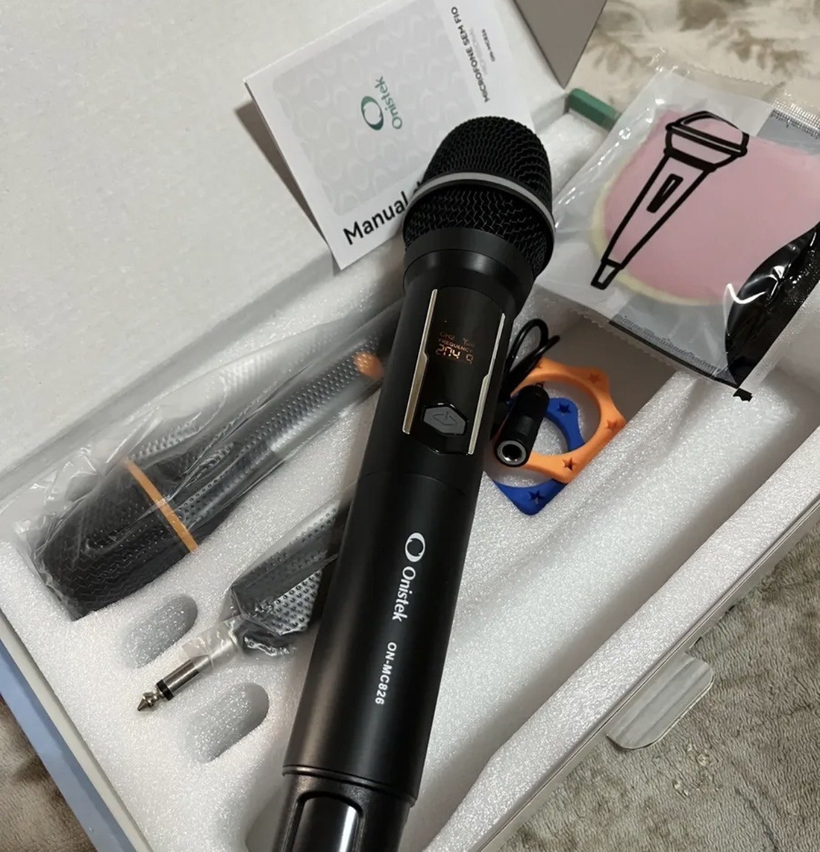 Microfone Sem Fio Duplo UHF Profissional Preto Recarregável Led Karaokê Palestras Shows Igrejas Apresentações Mzcell