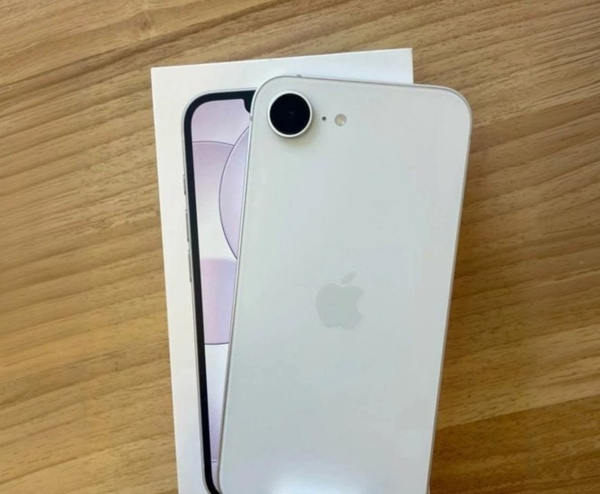 Apple iPhone 17e 256GB 3 cores