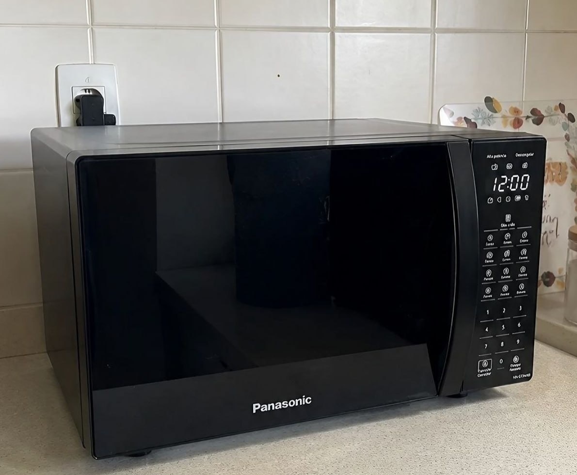 Micro-ondas Panasonic Black Glass 34L Dupla Refeição 220V