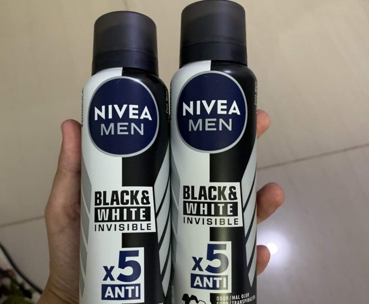 Kit NIVEA Desodorante Aerosol Men BlackWhite Invisible - 2 unidades