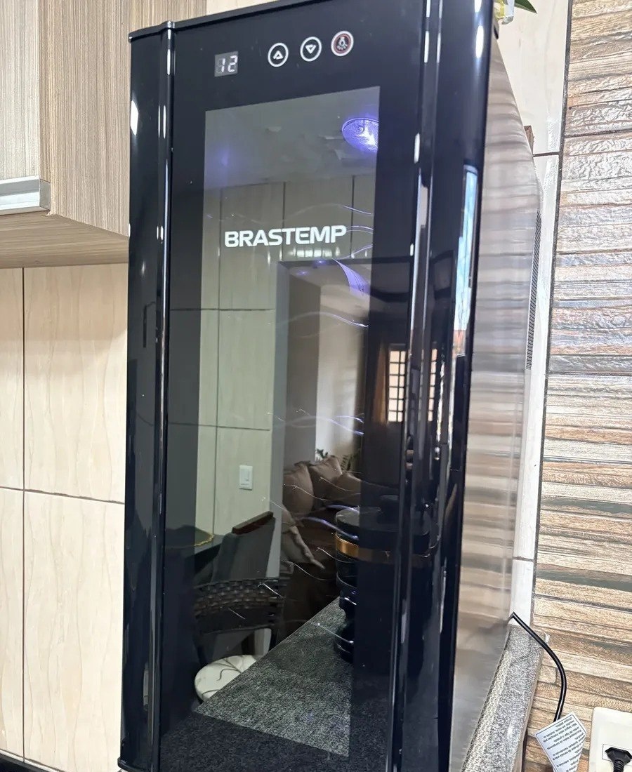 Adega Brastemp 12 Garrafas com Painel Touch