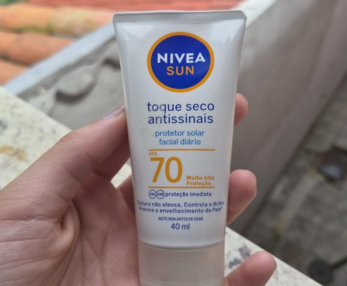 NIVEA SUN Protetor Solar Facial Toque Seco Antissinais FPS 70 40ml