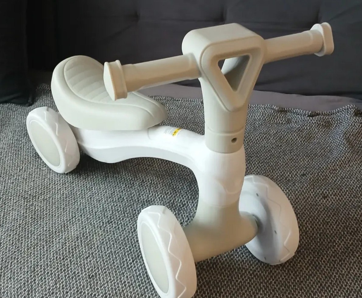 Triciclo Andador Sem Pedal 4 Rodas Zippy Toys