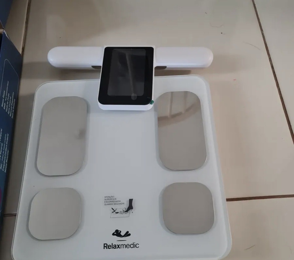 Balança Bioimpedância Corporal Digital Profissional 8 Eletrodos Bodyscan Pro - Relaxmedic Cor Branca