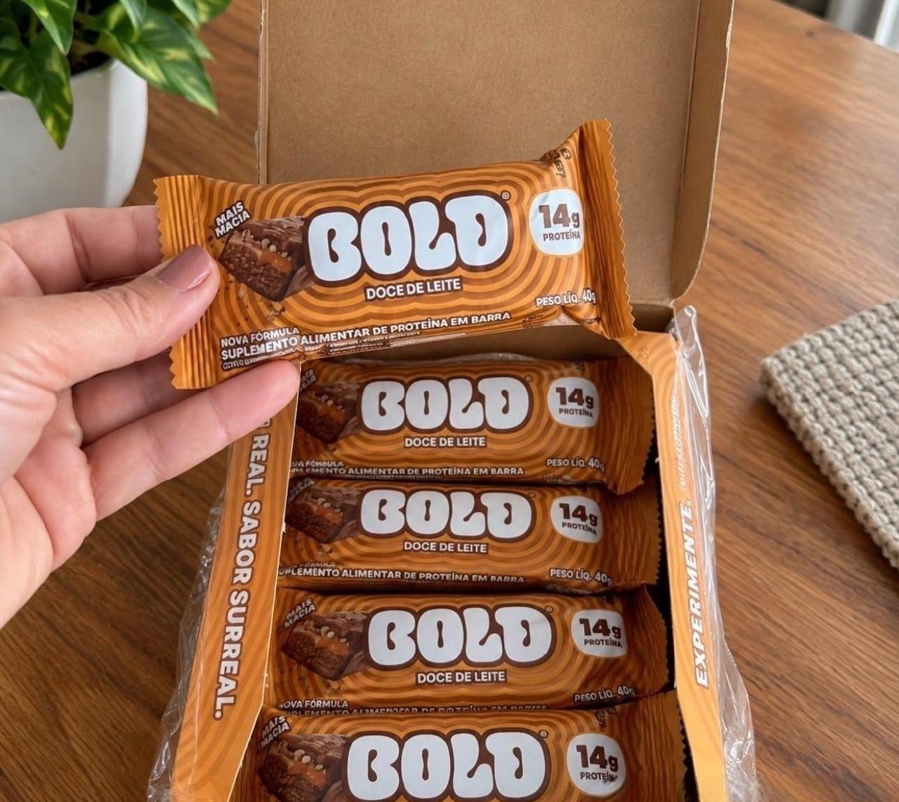 Display com 12 Un Barras de Proteína Bold Doce de Leite 40g