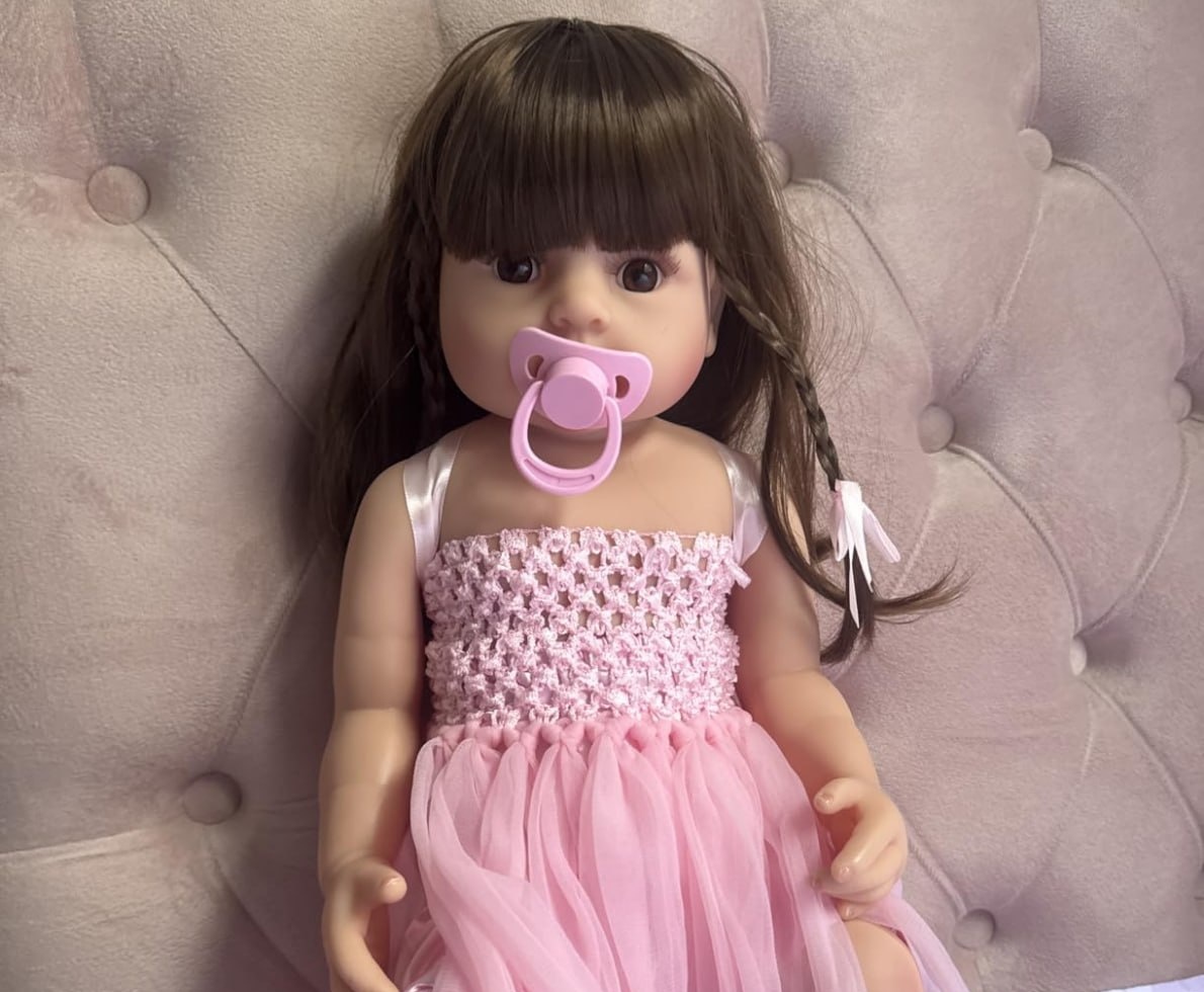Bebê Reborn 100 Silicone 55CM