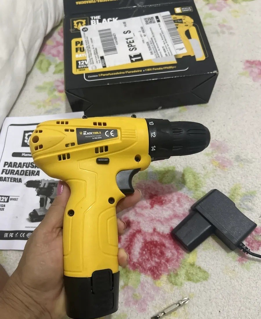 Parafusadeira e Furadeira The Black Tools TB12A 38 a Bateria