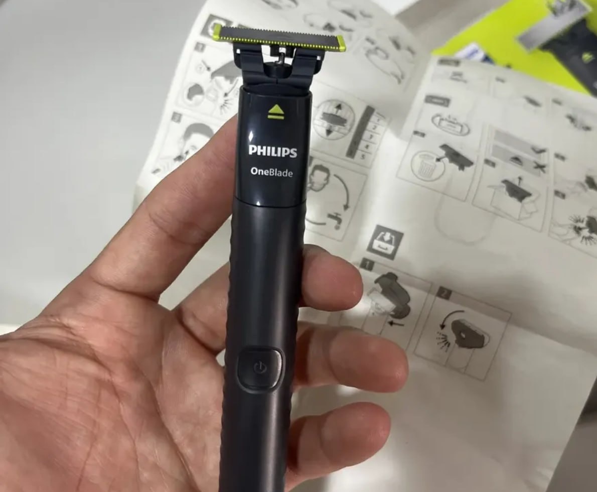Barbeador e Aparador Elétrico Philips OneBlade