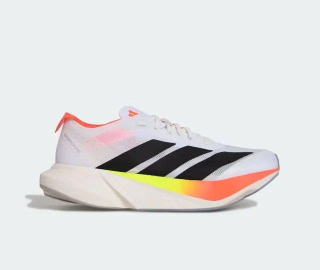 De R899 por R597