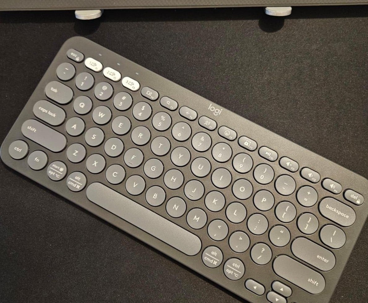 Teclado sem fio Logitech Pebble Keys 2 K380s Layout US
