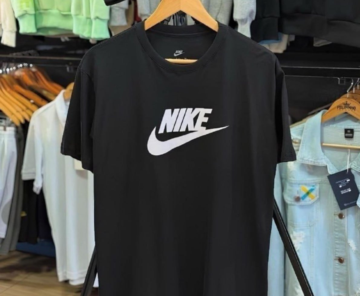 Camiseta Nike Sportswear Icon Futura