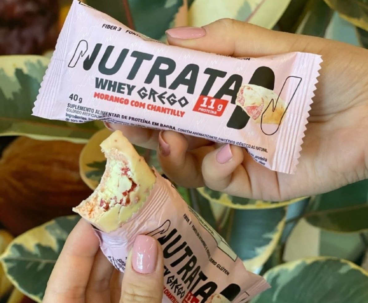 Barra Whey Grego Morango com Chantilly Nutrata 40g - 12 unidades