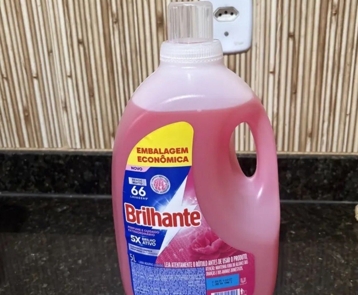 Brilhante Lava-Roupas Líquido Perfume e Cuidado Extraordinário 5L
