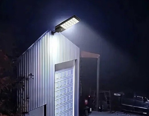 Kit 2 Refletor Solar Led Holofote 1100W Lampada Solar Ip67 Com Sensor Controle