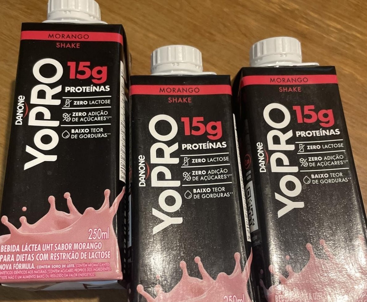 12 unid. YoPRO Bebida Láctea UHT Morango, 15g Proteínas, 250ml