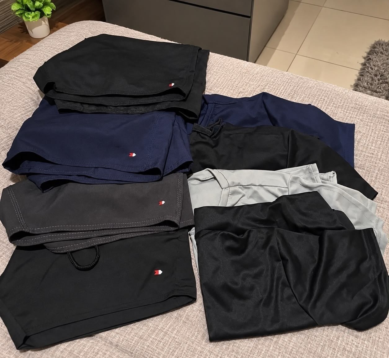 Kit com 8 Peças Dry Fit 4 Camisetas  4 Shorts Sandrini