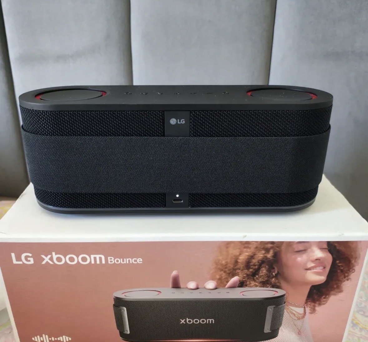 Caixa de Som LG XBOOM Bounce, Bateria recarregável, IP67, até 30h de reprodução, Bluetooth 5.3, luzes multicolor e resistência militar - BOUNCE