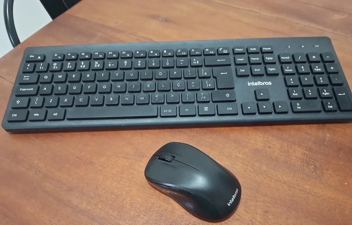 Kit Teclado e Mouse Sem Fio CSI50, 2.4GHz, ABNT2, Preto Intelbras