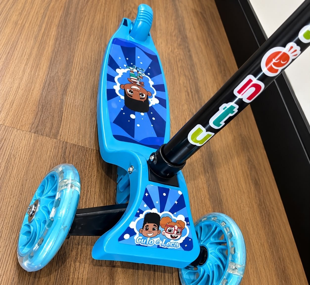 Patinete Maxi Toys Infantil 3 Rodas com Led Dobrável 3 cores