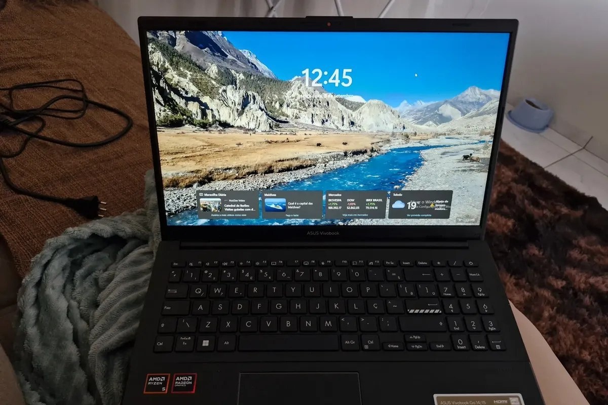 Notebook Asus VivoBook Go 15 AMD Ryzen 5 7520U
